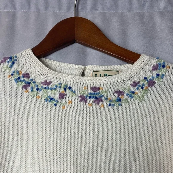 Vtg L.L. Bean Cream Embroidered Floral Knit Cottagecore Spring Sweater M - Picture 4 of 7